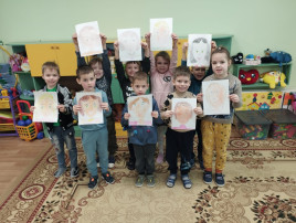 Выставка рисунков "Моя мама лучше всех" Выставка рисунков "Моя мама лучше всех".
